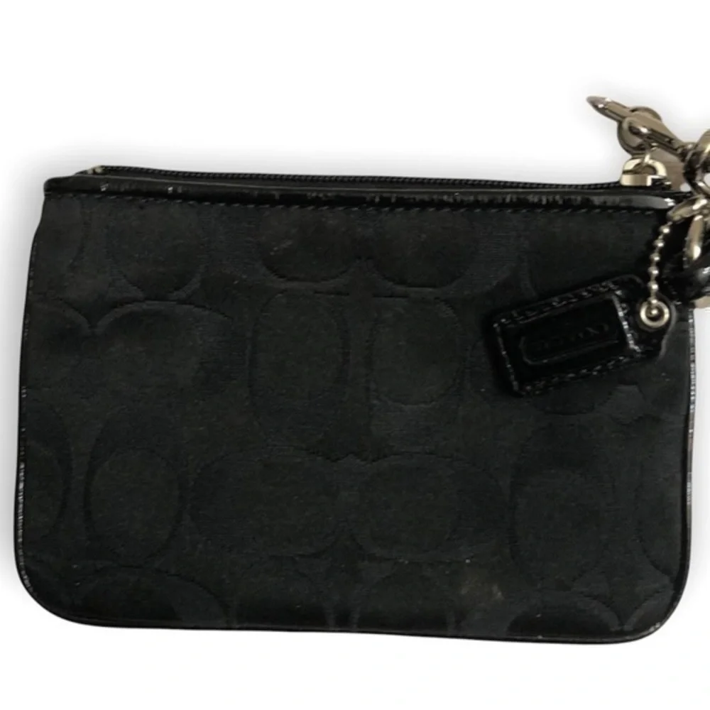Coach signature c black poppy wristlet